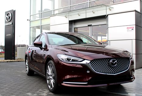 Mazda 6 - dwudziesta rocznica w kolorze Artisan Red